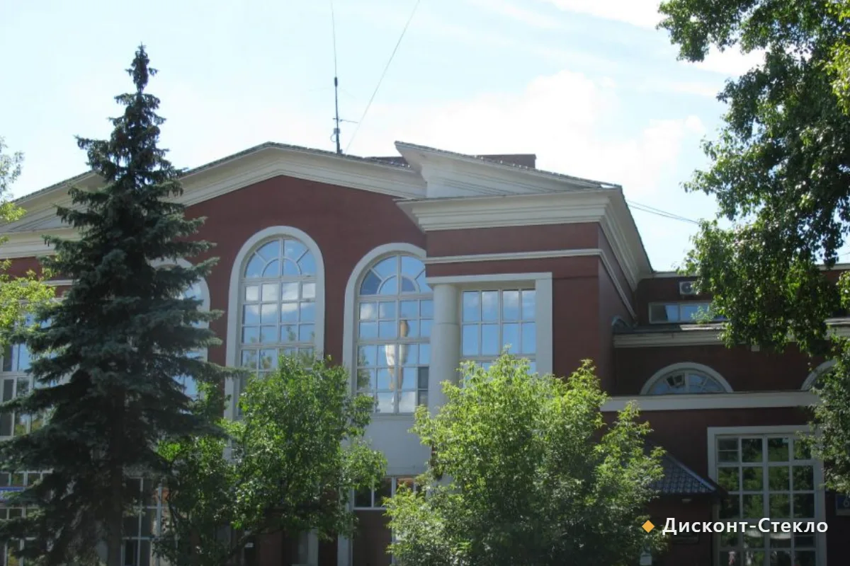Оптовая партия листового стекла перед постановкой в рейс до Люберец